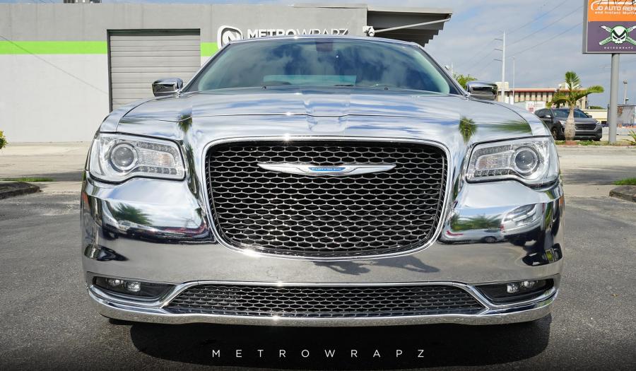  Chrysler 300C Avery Chrome by MetroWrapz 2016 года  (фото 4 из 8)